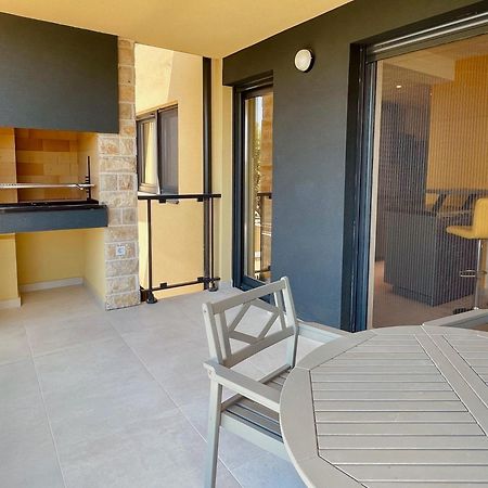 Ferienwohnung Mit Beheiztem Pool, 60 M Vom Strand Maslenica Exterior photo
