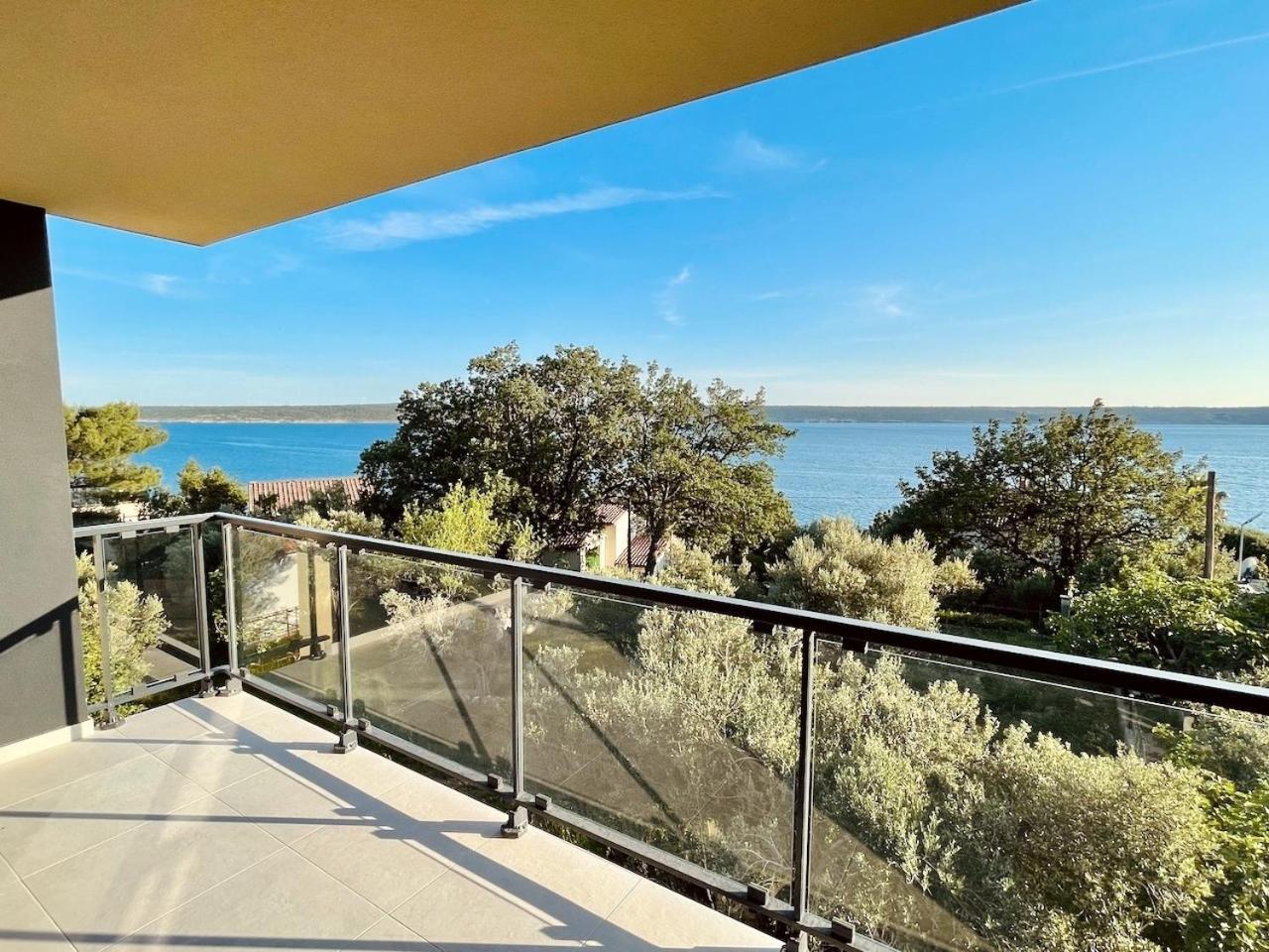 Ferienwohnung Mit Beheiztem Pool, 60 M Vom Strand Maslenica Exterior photo