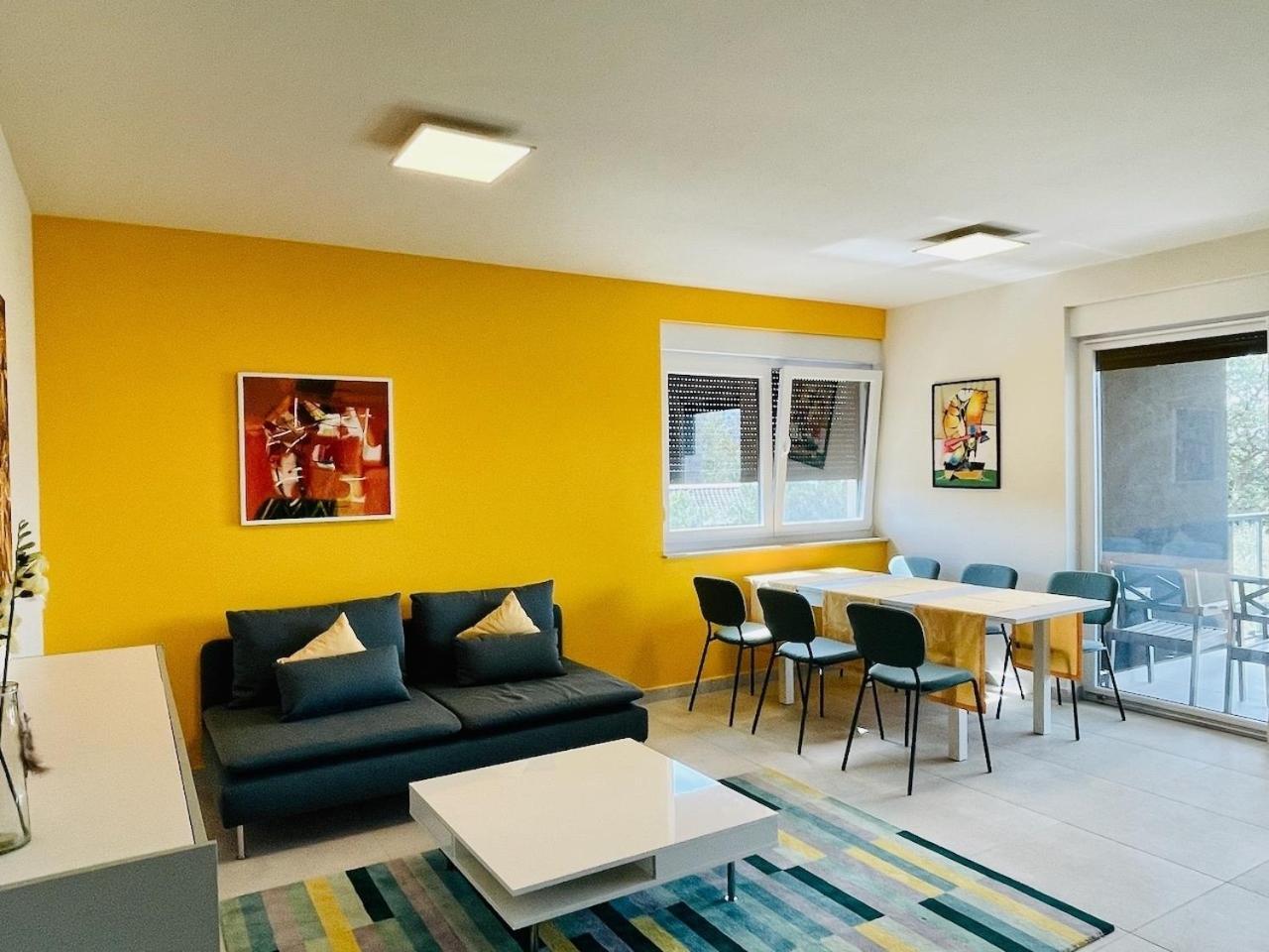 Ferienwohnung Mit Beheiztem Pool, 60 M Vom Strand Maslenica Exterior photo