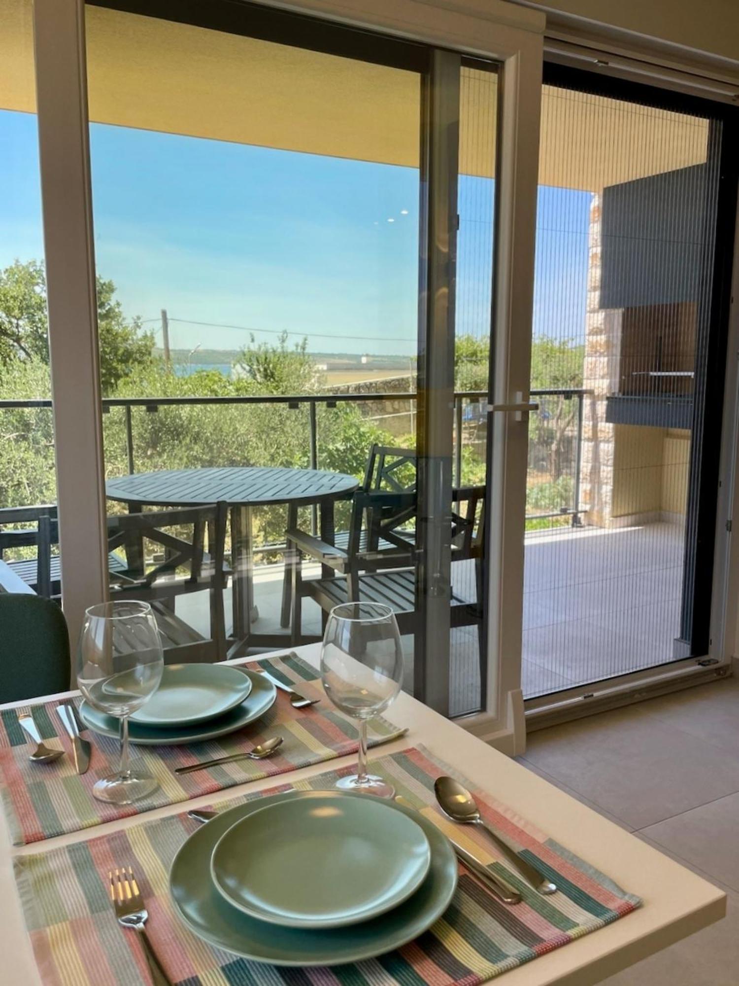 Ferienwohnung Mit Beheiztem Pool, 60 M Vom Strand Maslenica Exterior photo